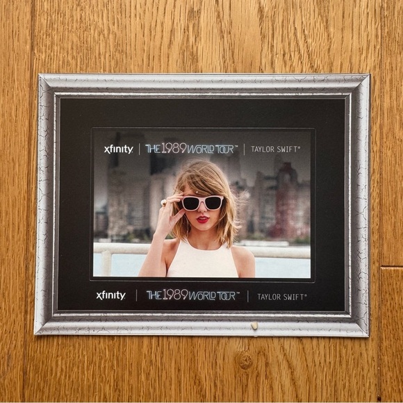 TAYLOR SWIFT 1989 World tour VIP Magnet - Picture 1 of 6